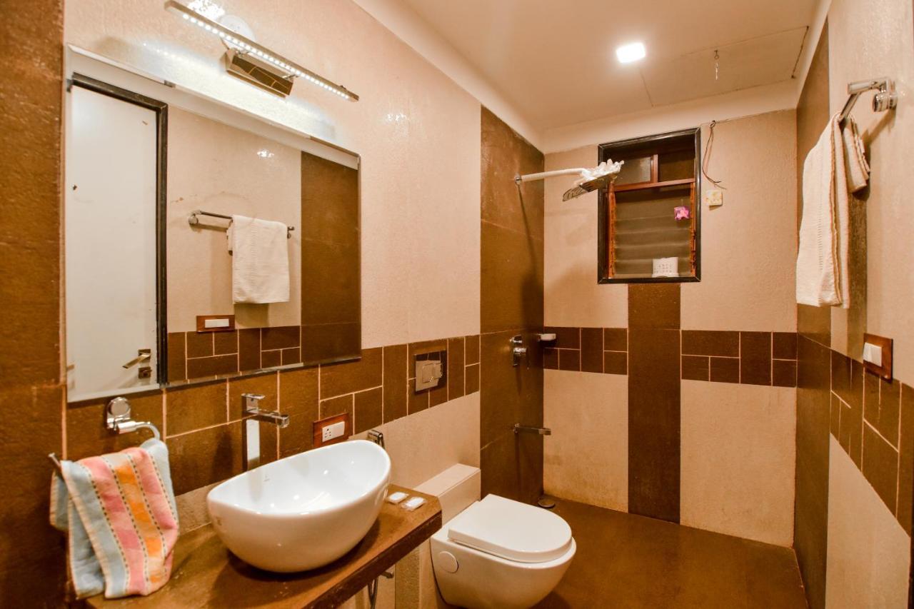 Lifeline Villas - Luxurious Taraangan 4 Mountain View Villa With Biggest Pool And Huge Open Area Lonavala Bagian luar foto