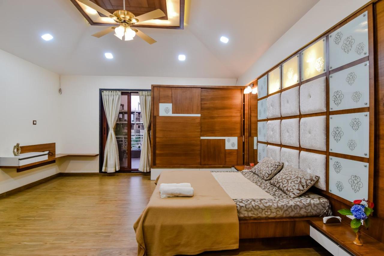 Lifeline Villas - Luxurious Taraangan 4 Mountain View Villa With Biggest Pool And Huge Open Area Lonavala Bagian luar foto