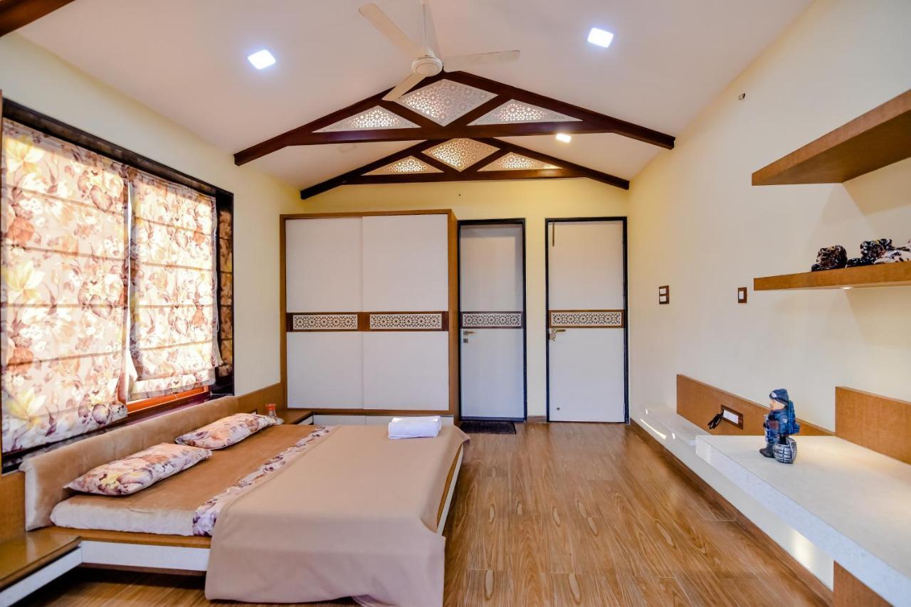 Lifeline Villas - Luxurious Taraangan 4 Mountain View Villa With Biggest Pool And Huge Open Area Lonavala Bagian luar foto