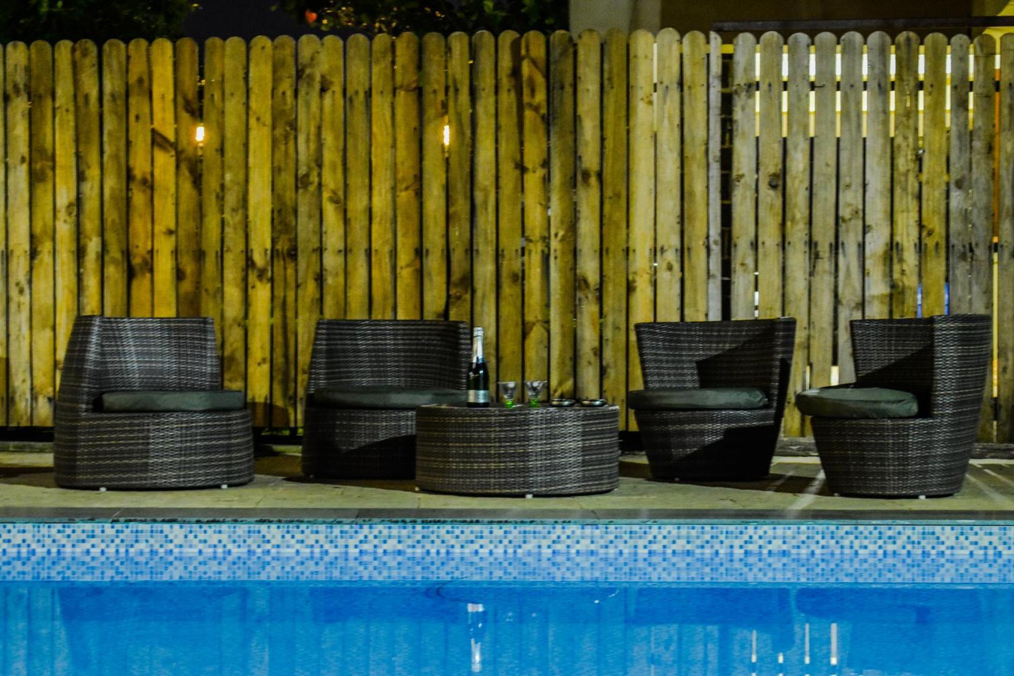 Lifeline Villas - Luxurious Taraangan 4 Mountain View Villa With Biggest Pool And Huge Open Area Lonavala Bagian luar foto